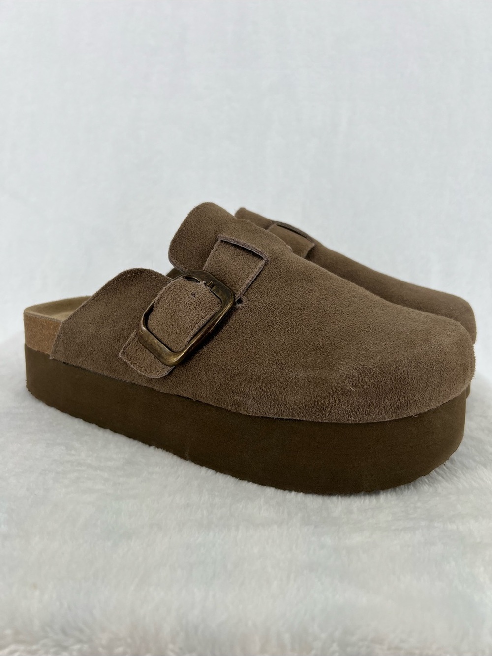 CUSHIONAIRE Women Granola Platform Clog Genuine Suede Cork Footbed Comfort Sz 10